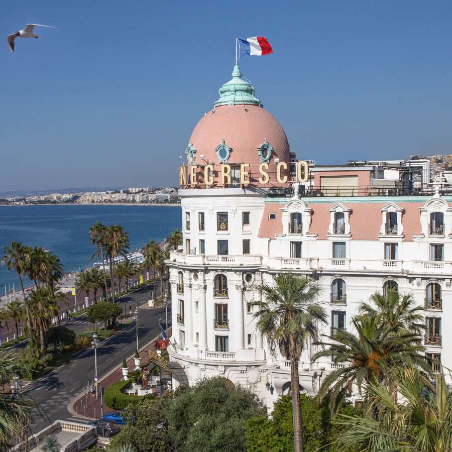 Le Negresco ***** | Une nuit en Suite Signature avec petits déjeuners + un dîner + 1 soin pour deux personnes.