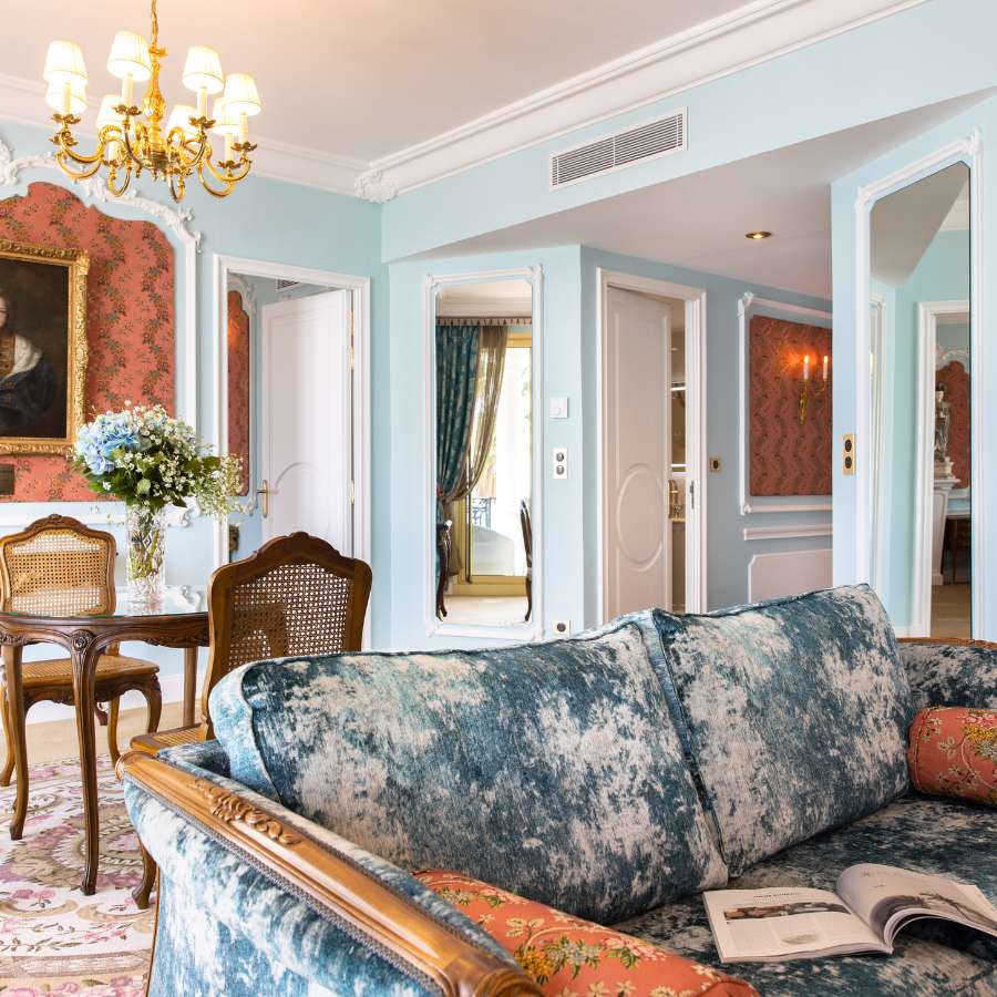 
                  
                    Charger l&amp;#39;image dans la galerie, Le Negresco ***** | Une nuit en Suite de Luxe Vue Mer + un dîner dans leur restaurant étoilé au Guide MICHELIN Le Chantecler pour deux personnes.
                  
                