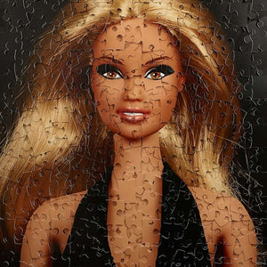 
                  
                    Charger l&amp;#39;image dans la galerie, Cécile Plaisance | Son oeuvre &amp;quot;Puzzle Barbie&amp;quot;
                  
                