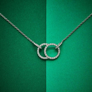 
                  
                    Charger l&amp;#39;image dans la galerie, Courbet | Une parure en diamants et or blanc
                  
                